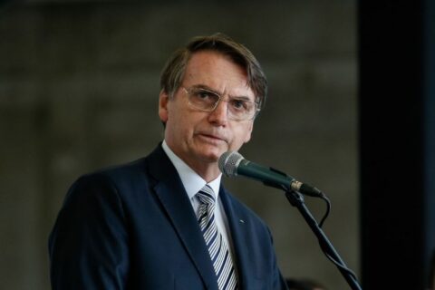 Bolsonaro diz que haverá 'rebelião' se for decretado lockdown