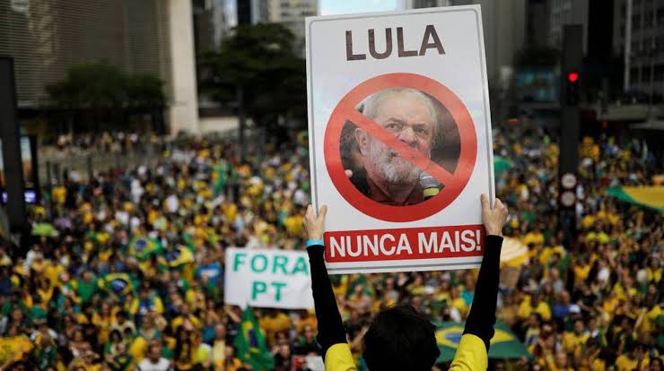 Há uma forma mais efetiva de protestar contra Lula do que bloqueando estradas