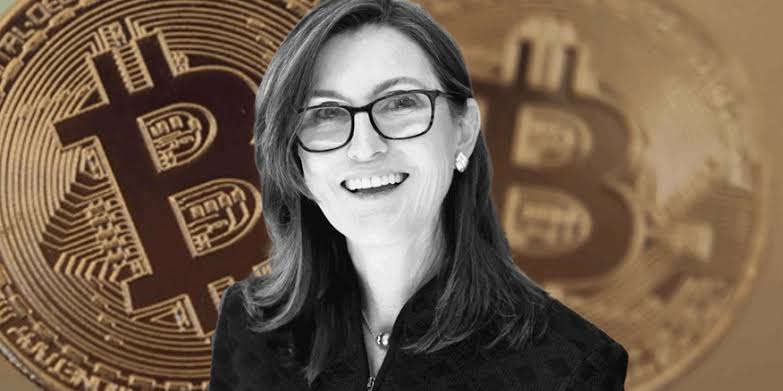 Cathie Wood mantêm sua previsão do BTC chegar a $ 1 milhão até 2030