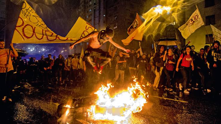 Manifestações de 2023 vs as manifestações de 2013