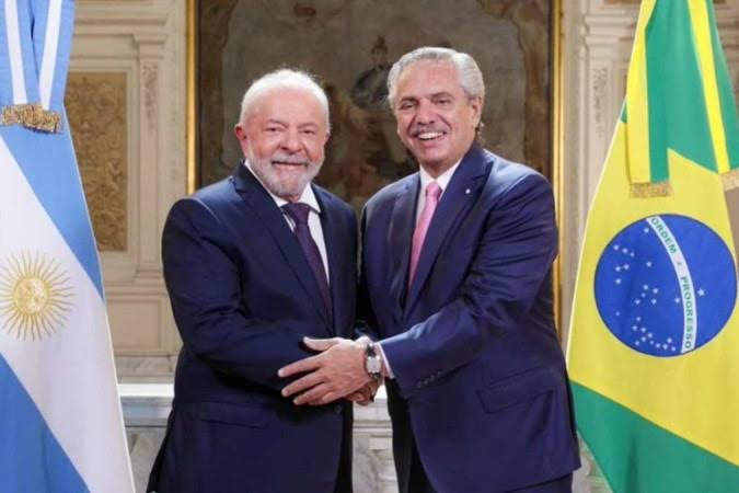 Lula e Fernández pretendem lançar moeda única para a América do Sul