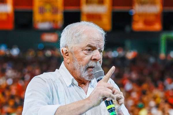 Lula defende que a esquerda construa uma nova utopia