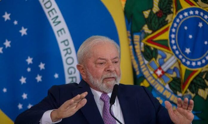 Lula diz que democracia é relativa
